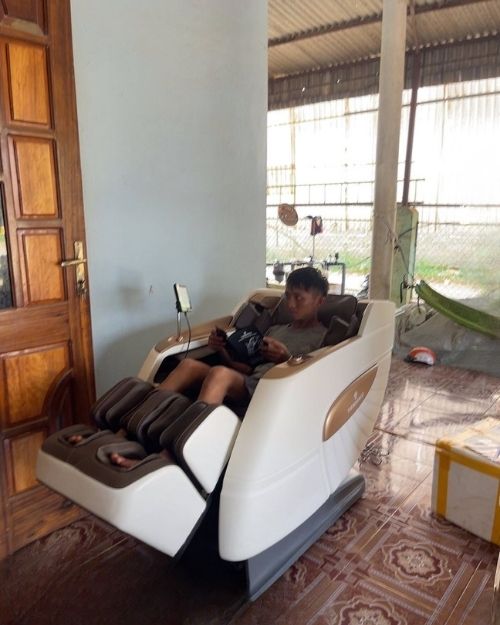 Ảnh thực tế của Hoàng Minh Khang, ảnh 2