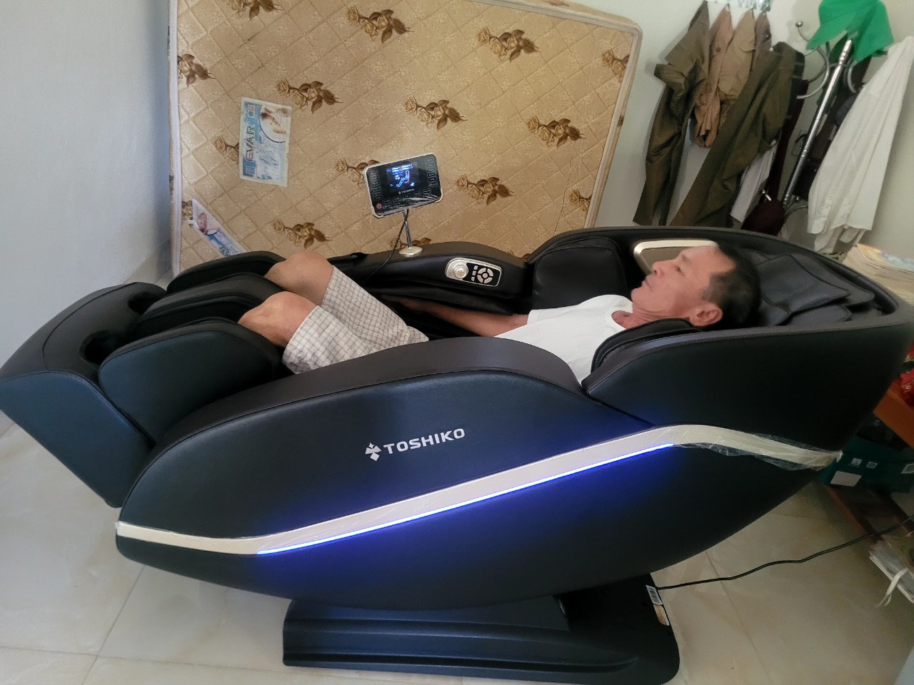 Ảnh thực tế của Hồ, ảnh 1