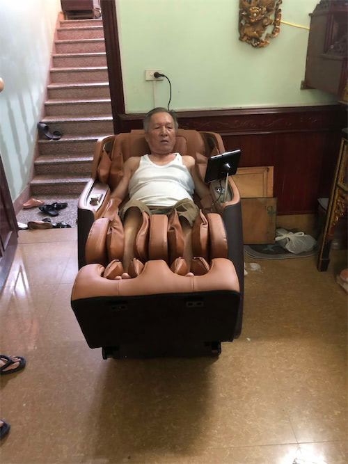 Ảnh thực tế của Lê Định, ảnh 1