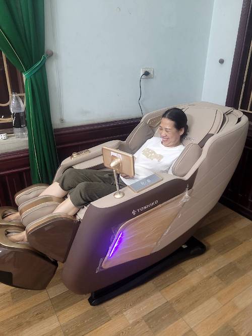 Ảnh thực tế của Đinh Thúy Hạnh, ảnh 1