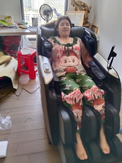 Ảnh thực tế của Lê Linh Lan, ảnh 2