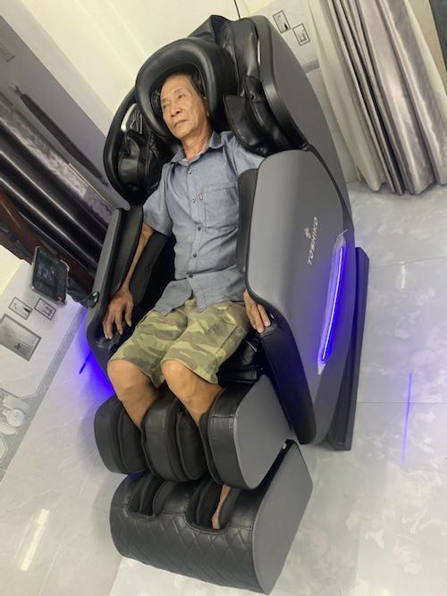 Ảnh thực tế của Phạm Thủy Tiên, ảnh 1