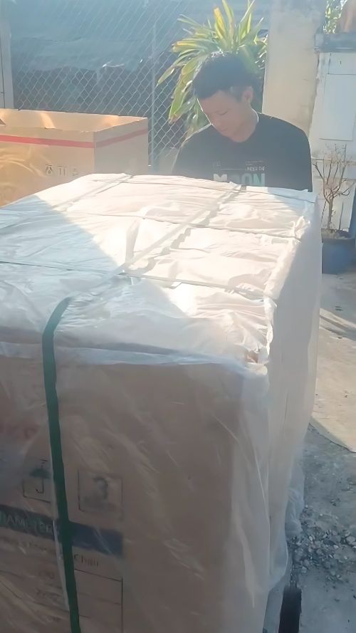 Ảnh thực tế của Trịnh Kim Chi, ảnh 1