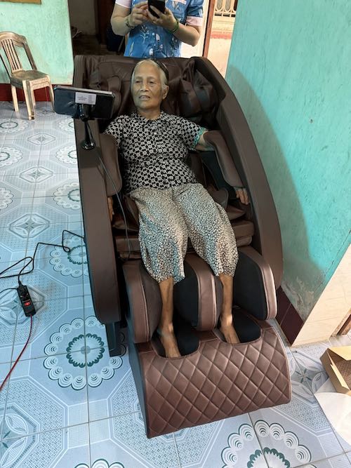 Ảnh thực tế của Phạm Tú Chi, ảnh 2