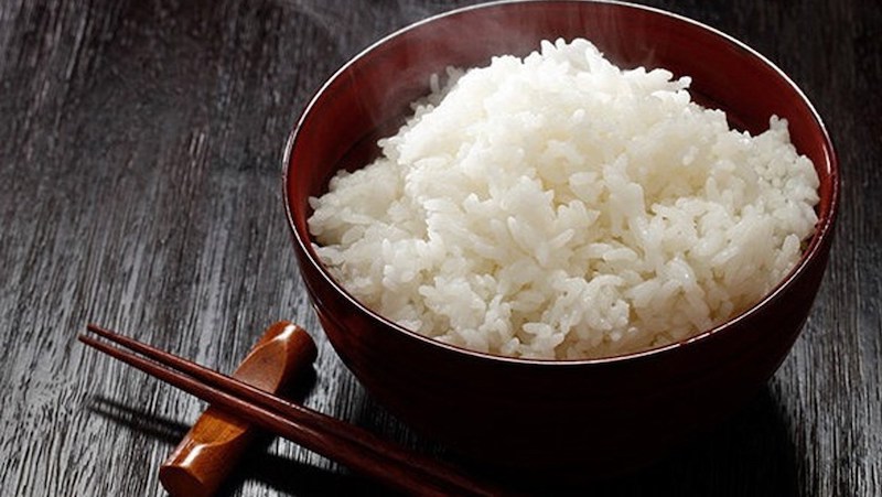 Ăn cơm giúp bổ sung năng lượng cần thiết cho cơ thể