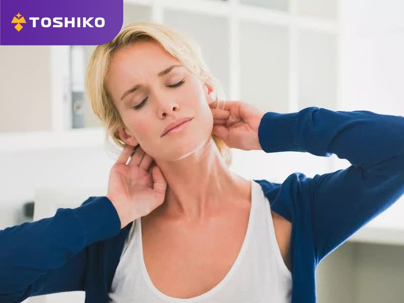 Báo động tình trạng bẻ cổ kêu răng rắc