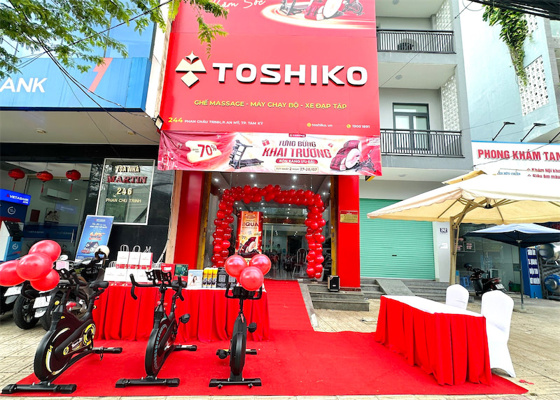 Bên ngoài showroom ghế massage Quảng Nam Toshiko