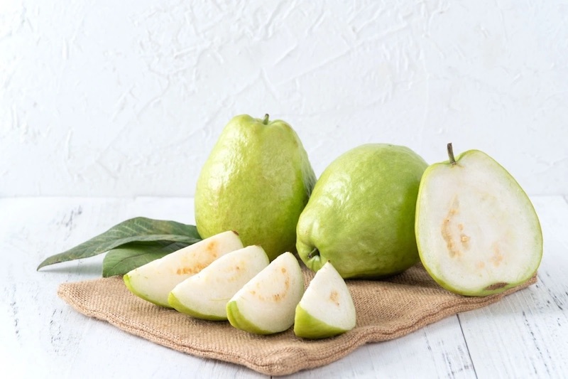 Ổi giàu dinh dưỡng nhưng lại ít calo hơn hẳn so với nhiều loại trái cây khác