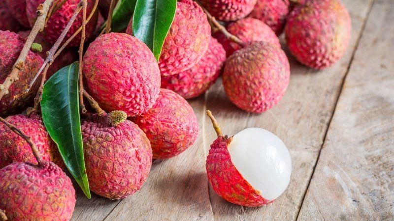 Nên kiểm soát tốt khẩu phần vải khi ăn