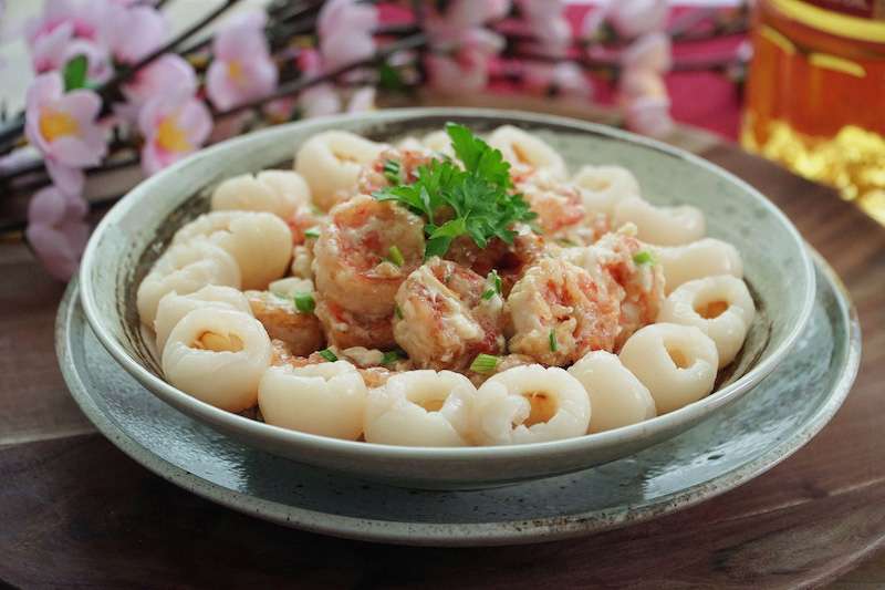 Chế biến thành salad vải cũng là sự lựa chọn không tồi