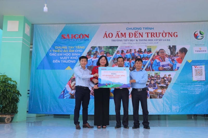 Toshiko đặc biệt chú trọng các hoạt động vì xã hội - cộng đồng