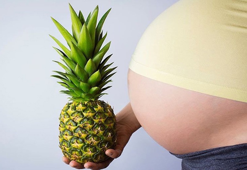 Mẹ bầu có thể ăn dứa nhưng cần cẩn trọng trong 3 tháng đầu thai kì