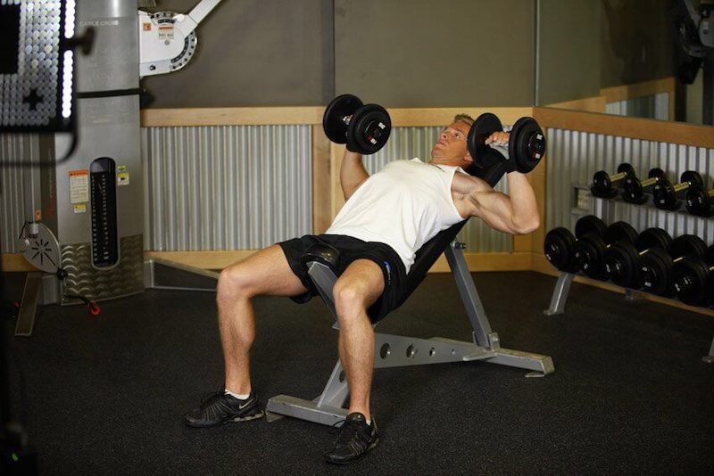 Kết hợptaajp với tạ đơn để nâng cao hiệu quả