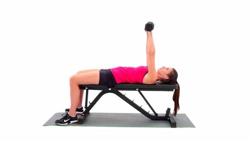 Flat Dumbbell Press gia tăng sức mạnh cho phần cơ ngực