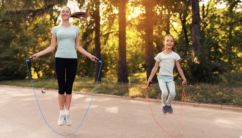 Nhảy dây giảm mỡ bụng đồng thời tăng cường thể lực