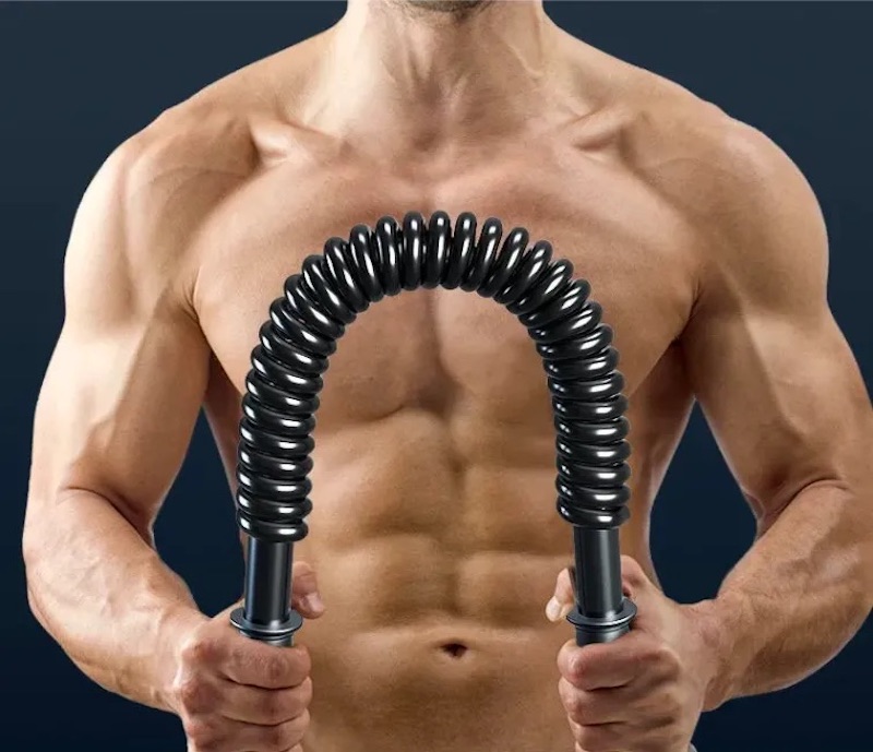 Tập luyện cùng gậy lò xo tập tay giúp tăng cường cơ bắp