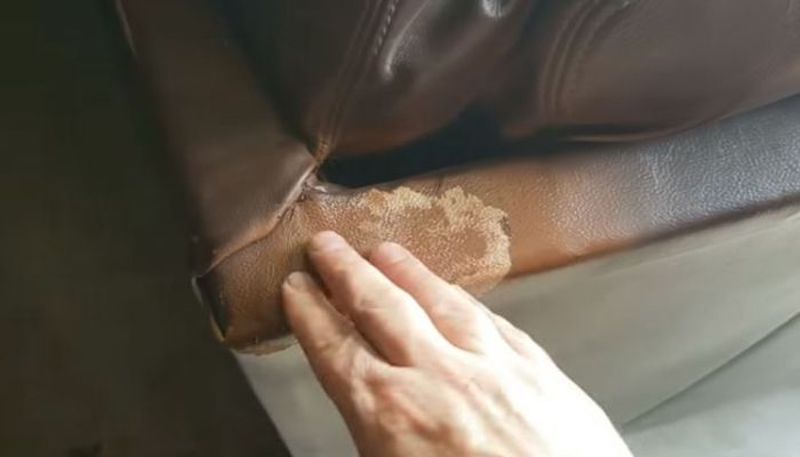 Dùng ghế massage quá nhiều lần có thể làm tăng nguy cơ bong tróc da