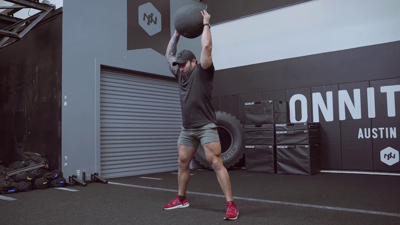 Bài tập Medicine Ball Burpee với bóng tập