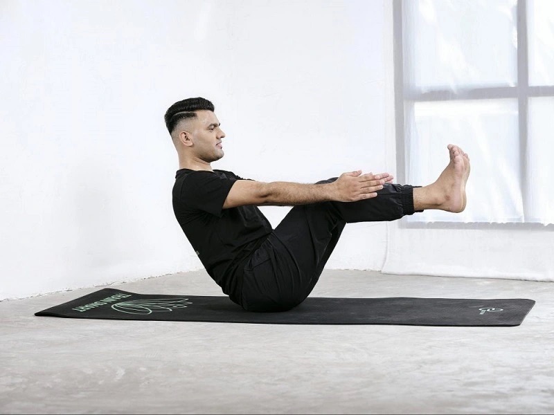 Yoga nam có công dụng rèn luyện thể lực và sự dẻo dai