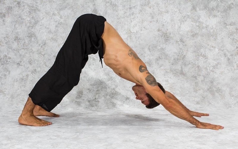 Tư thế yoga có úp mặt