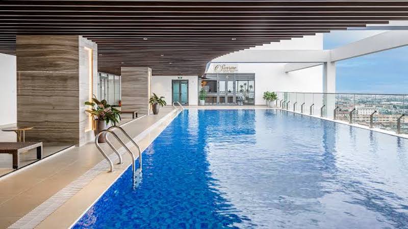 Phản xạ ánh sáng trong nước khiến da phải chịu nhiều áp lực hơn