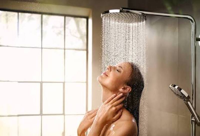 Nên tắm qua trước khi bơi