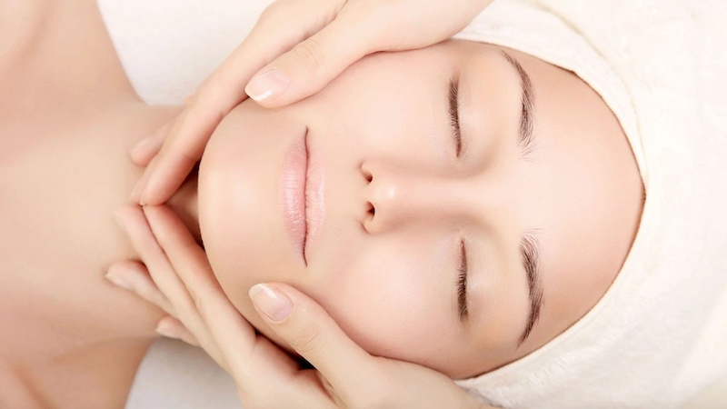 Massage giúp khắc phục tình trạng mặt bị lệch