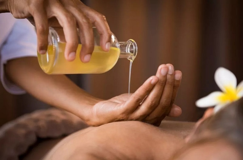 Chuẩn bị tinh dầu để massage đạt hiệu quả tốt hơn