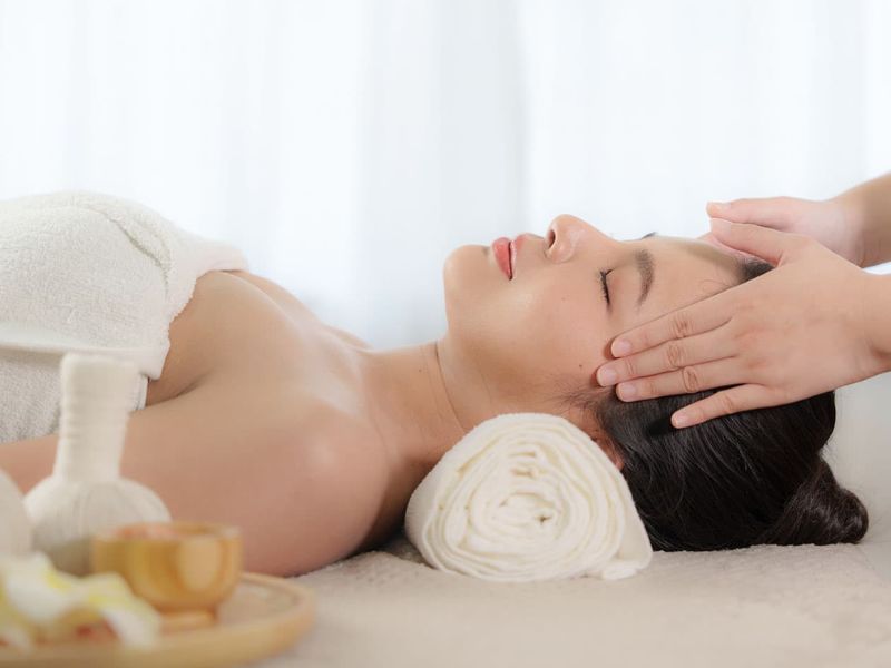 Massage nâng cơ toàn bộ gương mặt