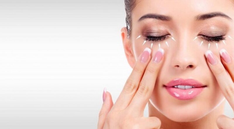 Cắt móng trước thực hiện các bài massage