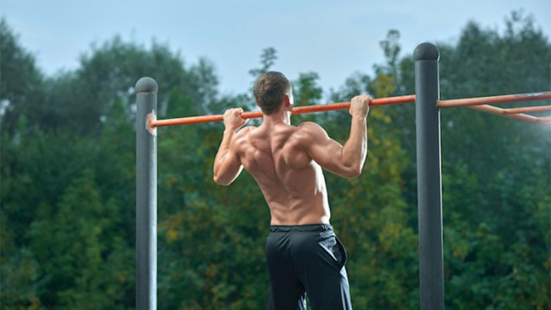 Hít xà đơn cải thiện sức mạnh thân trên