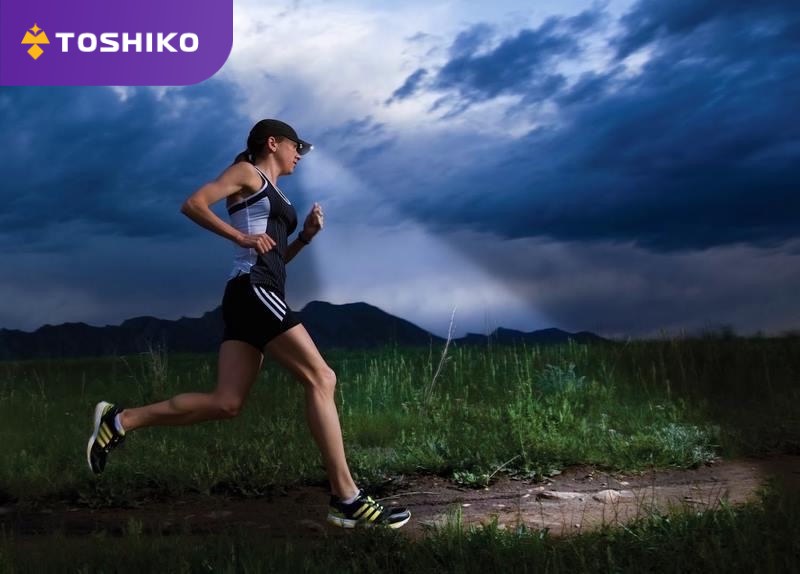 Chạy bộ buổi tối có tốt không? Lợi ích và những điểm cần lưu ý