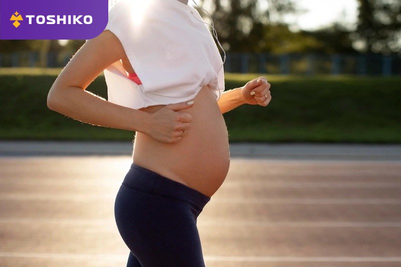 Chạy bộ khi mang thai nên hay không nên? Cảnh báo từ bác sĩ