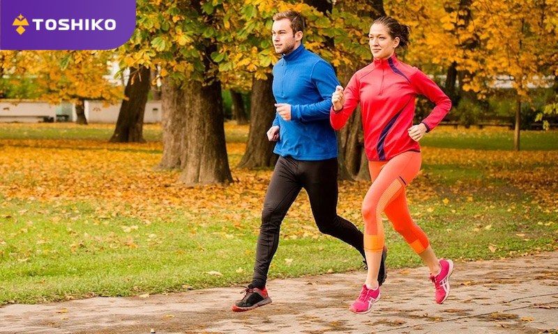 Chạy bộ nên mặc đồ gì? Gợi ý cách chọn trang phục theo mùa