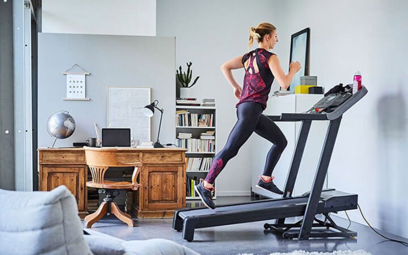 Chọn máy chạy bộ dựa trên những yêu cầu về nội dung tập luyện và tình hình tài chính