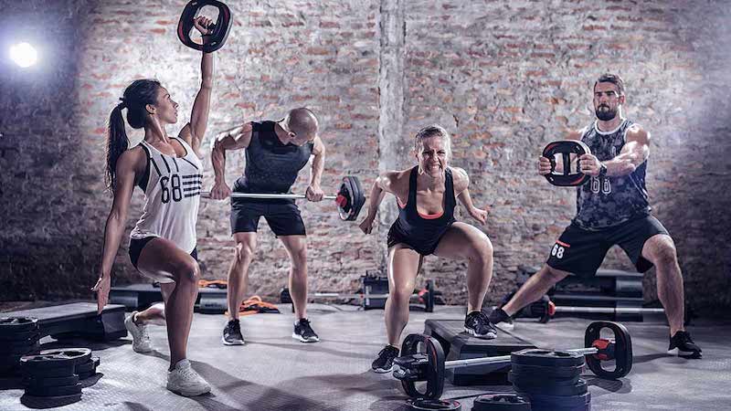 Crossfit là phương pháp tập luyện cường độ cao ngắt quãng