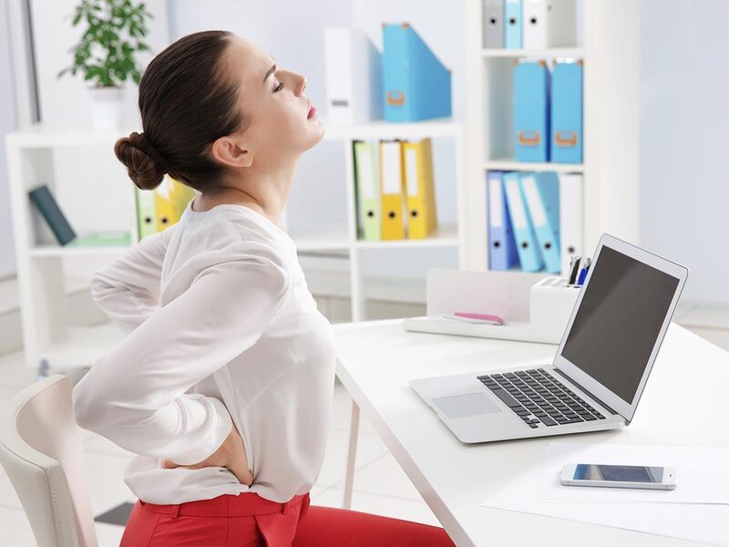 Áp lực cũng khiến cho cơ vùng lưng dễ bị đau nhức hơn