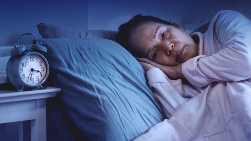 Đau xương khớp gây khó ngủ