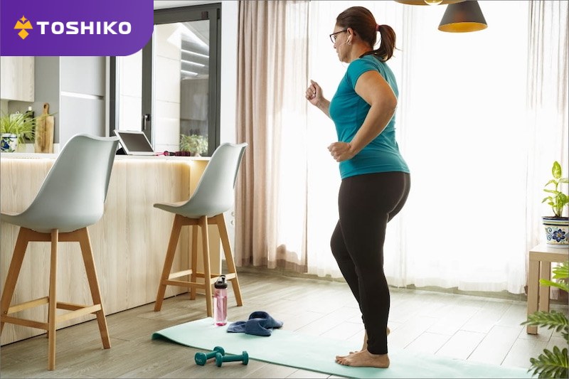 Đi bộ tại chỗ đốt cháy bao nhiêu cao? Có thể hỗ trợ giảm cân không?