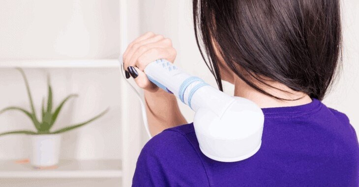 Cây đấm và gãi lưng với thiết kế 2 đầu tiện ích