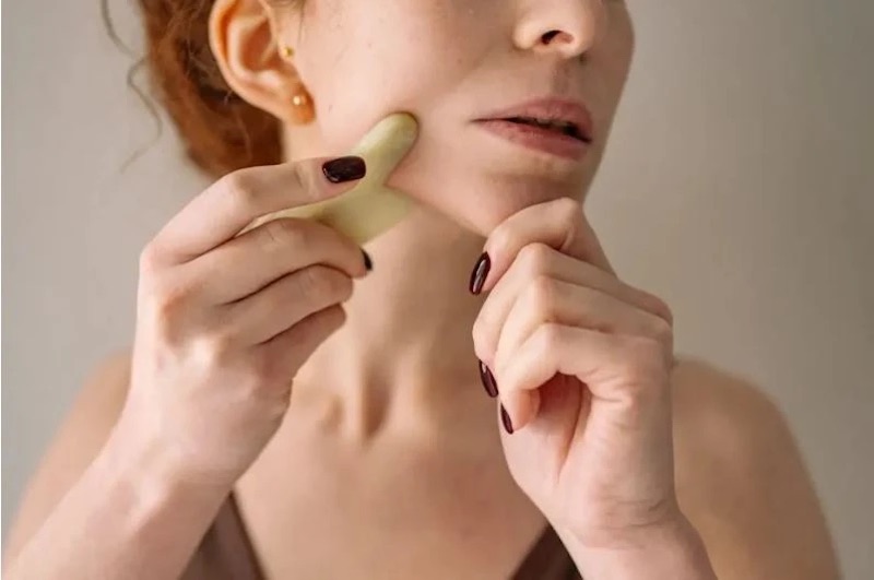 Đá massage nâng cơ mặt