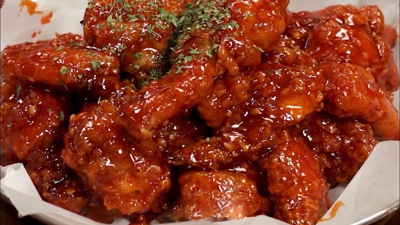 Món gà cay kết hợp cùng phomai con bò cười