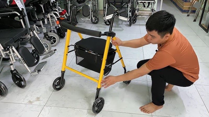 Ghế đẩy tiêu chuẩn