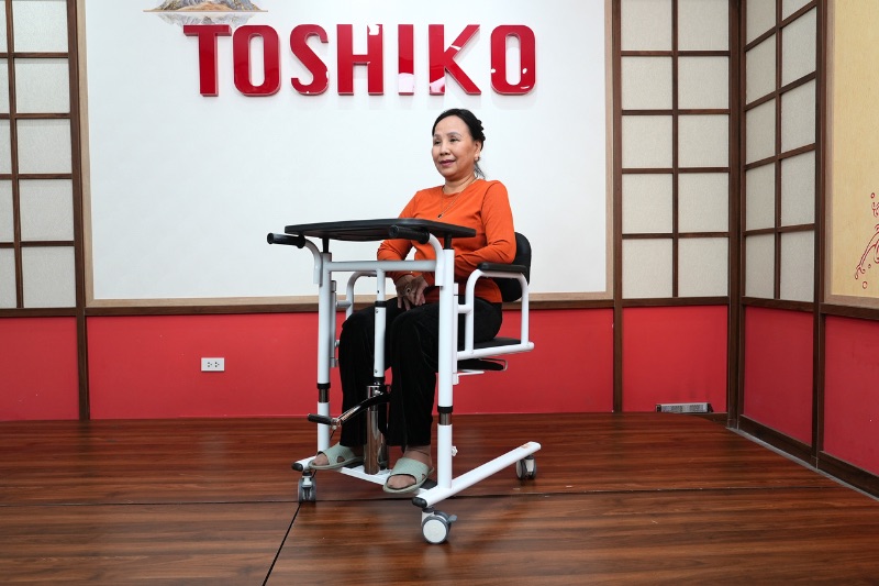Ghế thủy lực nâng đỡ dùng cho người bị mất chức năng vận động