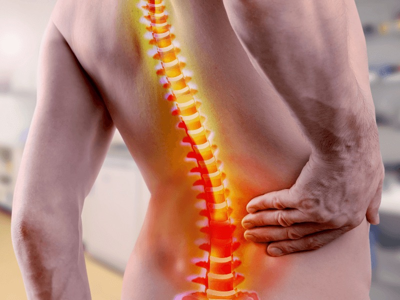 Nằm nghỉ thư giãn với ghế massage giúp giảm áp lực vùng cột sống