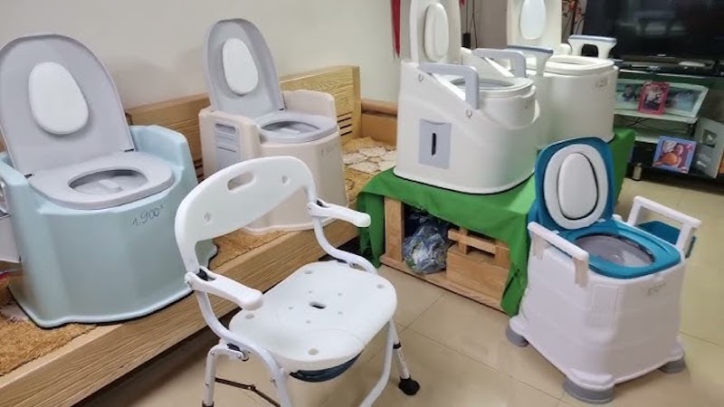 Ghế vệ sinh bằng nhựa vừa rẻ vừa tiện ích
