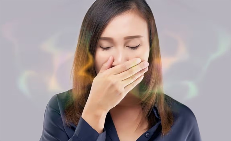 Ăn hành tây sống gây mùi khó chịu