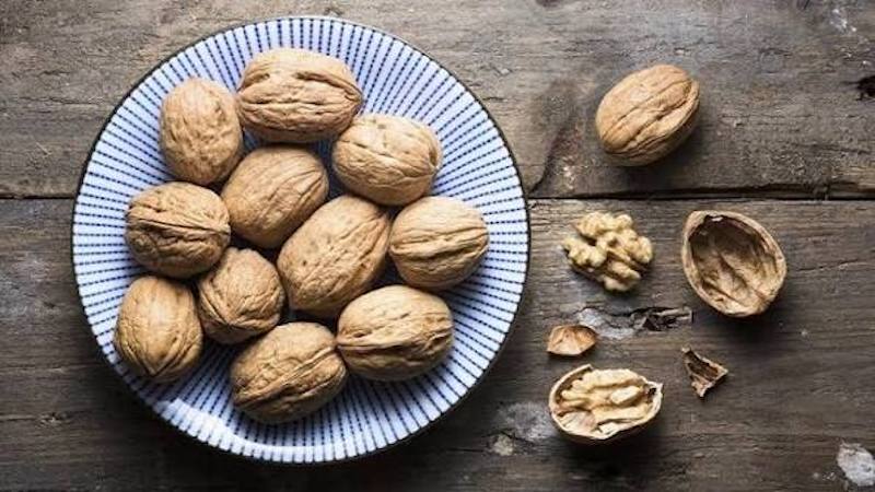 Chỉ ăn hạt óc chó với lượng vừa đủ