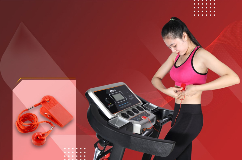 Một đầu của khóa an toàn sẽ được gắn vào thân người