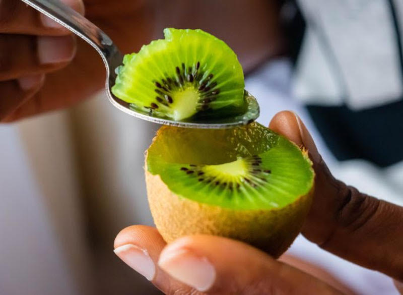 Ăn kiwi trực tiếp